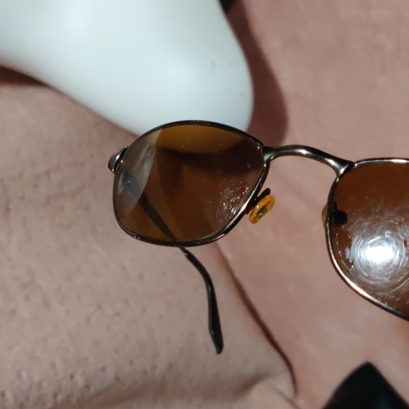 Vintage Ray-Ban sunglasses & new case - Picture 10 of 16